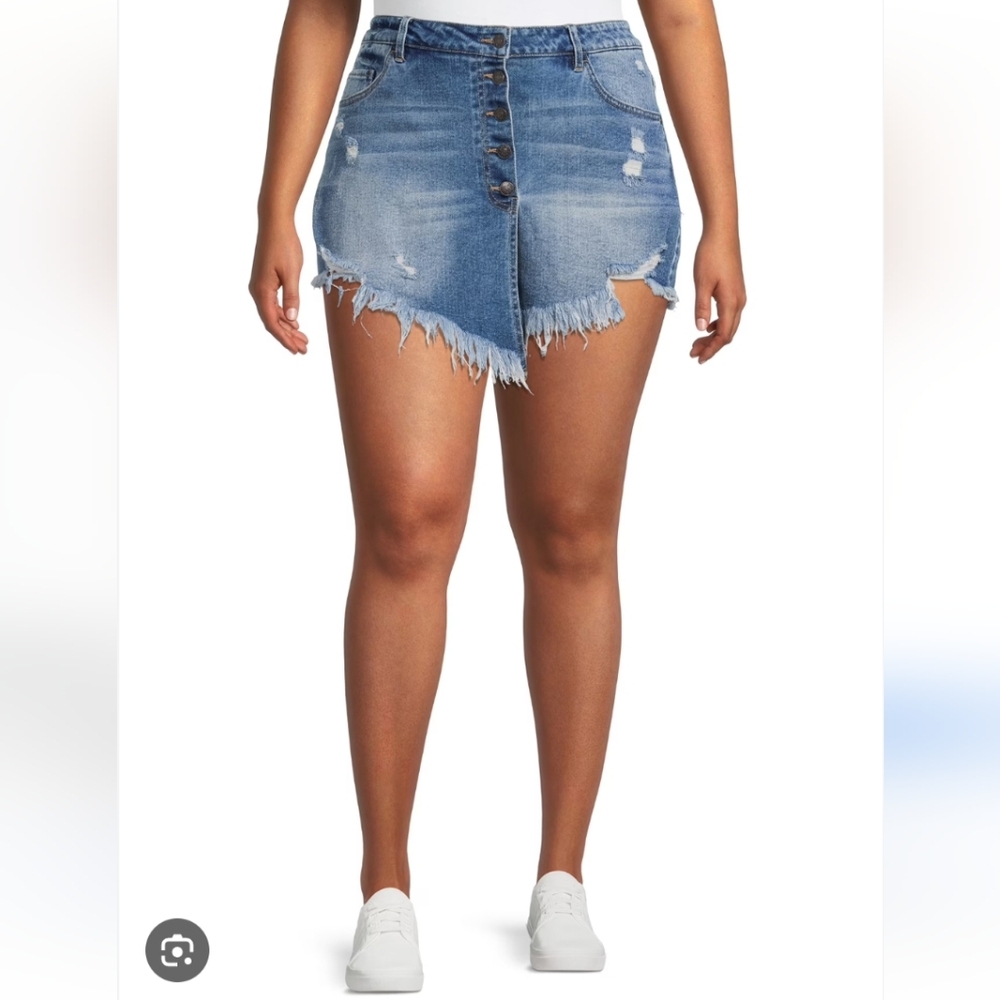 Madden Nyc Distressed Blue Jean Botton Fly Frayed Hem Skort Shorts NWT Plus Size